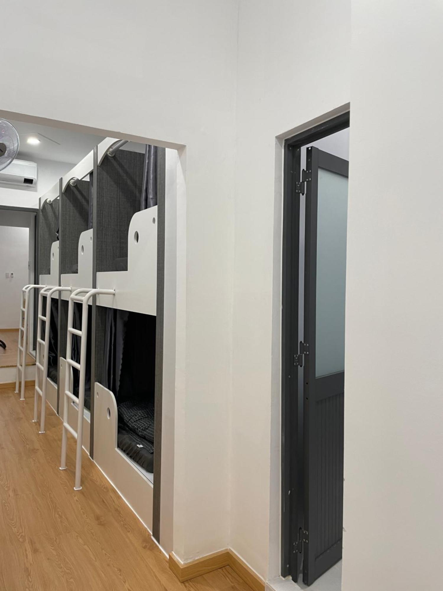 Alphabet Home Capsule ホーチミン市 エクステリア 写真